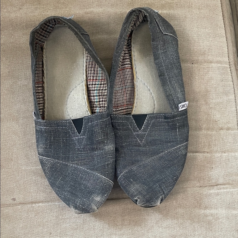 Toms Men’s Slip-On Loafers in Charcoal